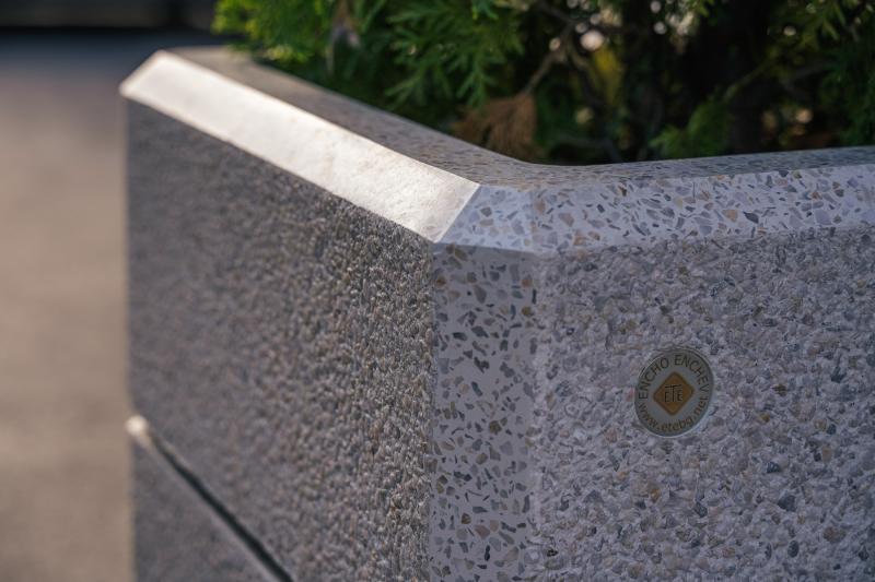  RECTANGULAR CONCRETE PLANTER